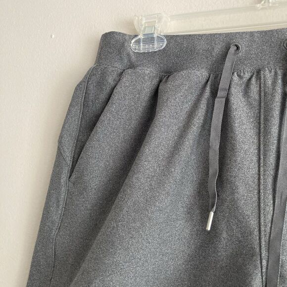 Old Navy Active Powersoft Womens Gray High Rise Go Dry Shorts Size Medium - Picture 2 of 6